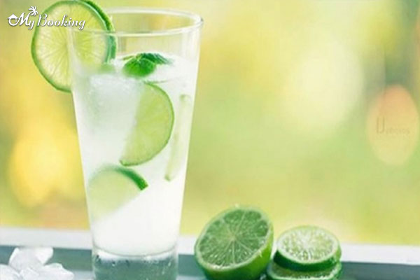 đồ uống chanh trên bãi biển